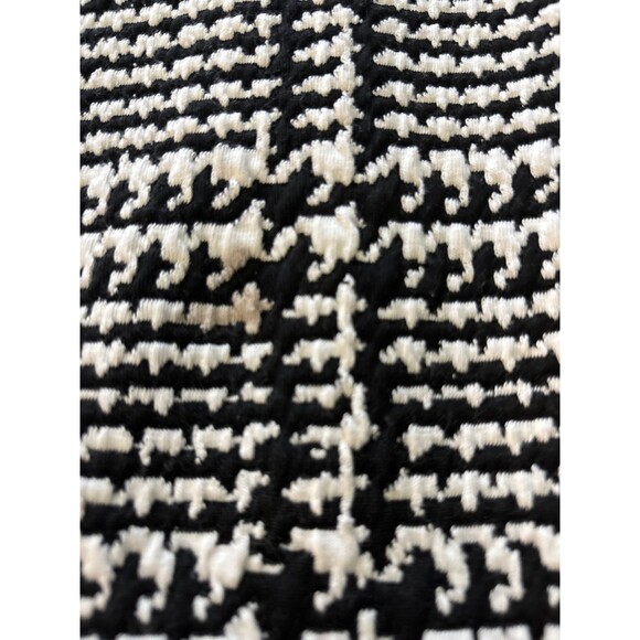 Jasmine and Juliana xs dress - Picture 2 of 4